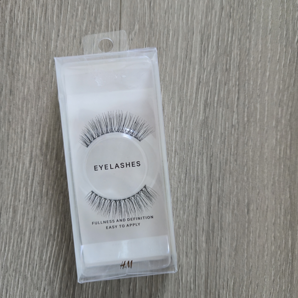NWT H&M Black Eyelashes